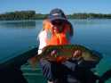 Une de mes filles avec un brochet Une de mes filles avec un brochet